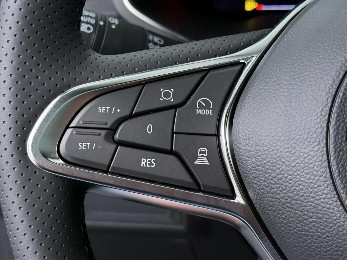1.8 HEV AT Instyle | € 2.000 Korting! | 360º Camera | Adaptive Cruise Control | Bekleding Leder | Climate Control | Elektrische Stoel | Google Navigatie | Panoramadak | Stoel- en Stuurver
