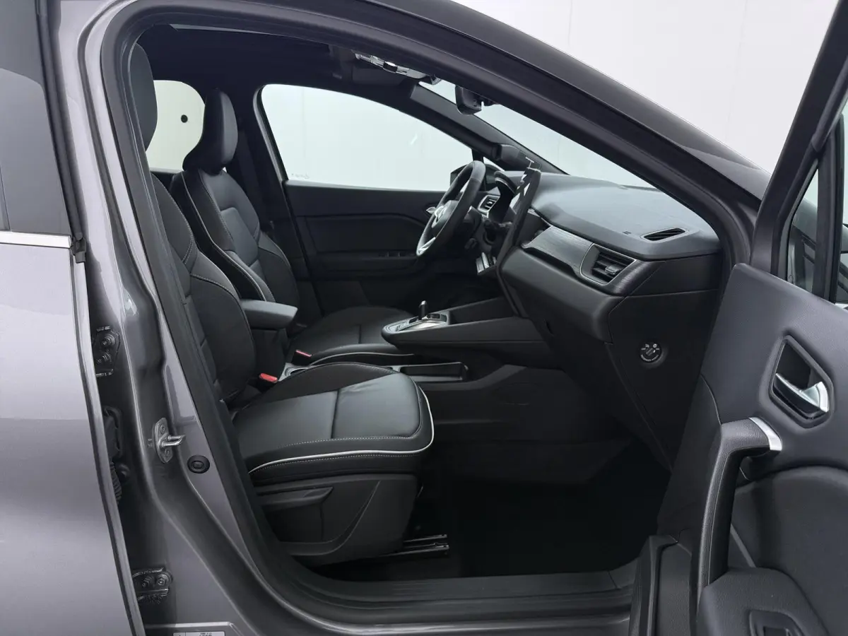 1.8 HEV AT Instyle | € 2.000 Korting! | 360º Camera | Adaptive Cruise Control | Bekleding Leder | Climate Control | Elektrische Stoel | Google Navigatie | Panoramadak | Stoel- en Stuurver
