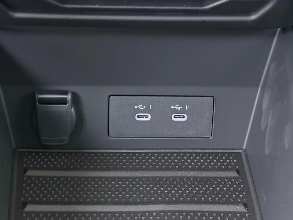 1.8 HEV AT Instyle | € 2.000 Korting! | 360º Camera | Adaptive Cruise Control | Bekleding Leder | Climate Control | Elektrische Stoel | Google Navigatie | Panoramadak | Stoel- en Stuurver