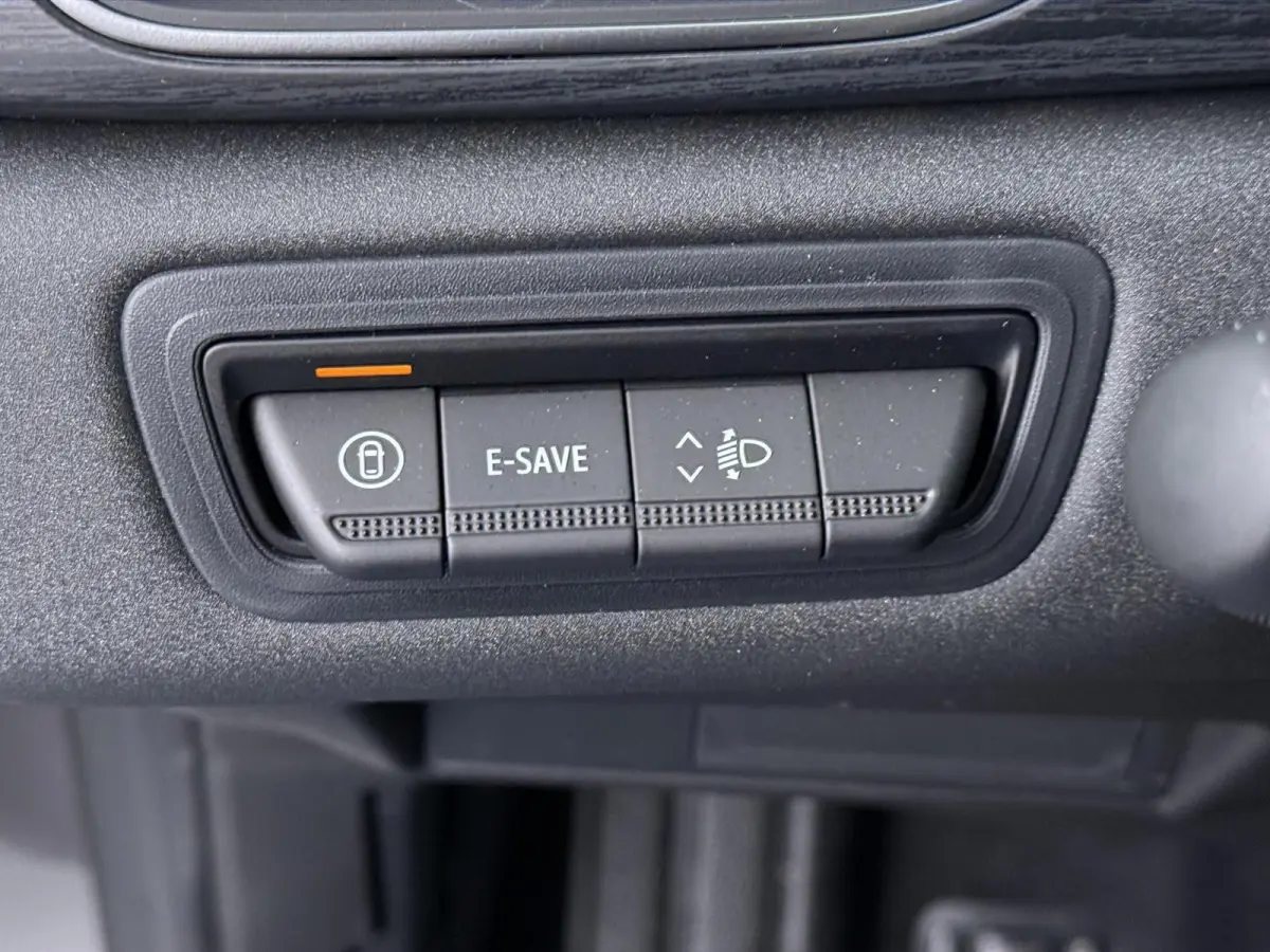 1.8 HEV AT Instyle | € 2.000 Korting! | 360º Camera | Adaptive Cruise Control | Bekleding Leder | Climate Control | Elektrische Stoel | Google Navigatie | Panoramadak | Stoel- en Stuurver
