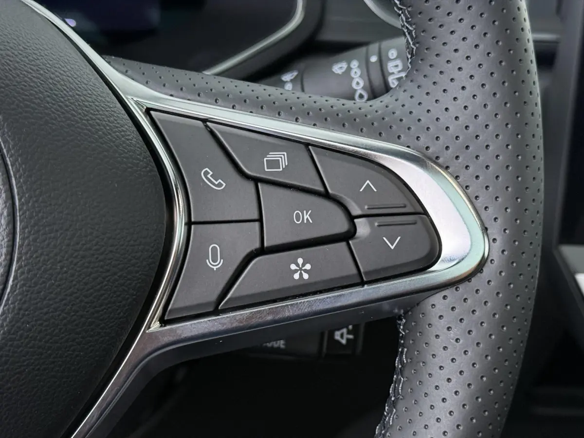 1.8 HEV AT Instyle | € 2.000 Korting! | 360º Camera | Adaptive Cruise Control | Bekleding Leder | Climate Control | Elektrische Stoel | Google Navigatie | Panoramadak | Stoel- en Stuurver