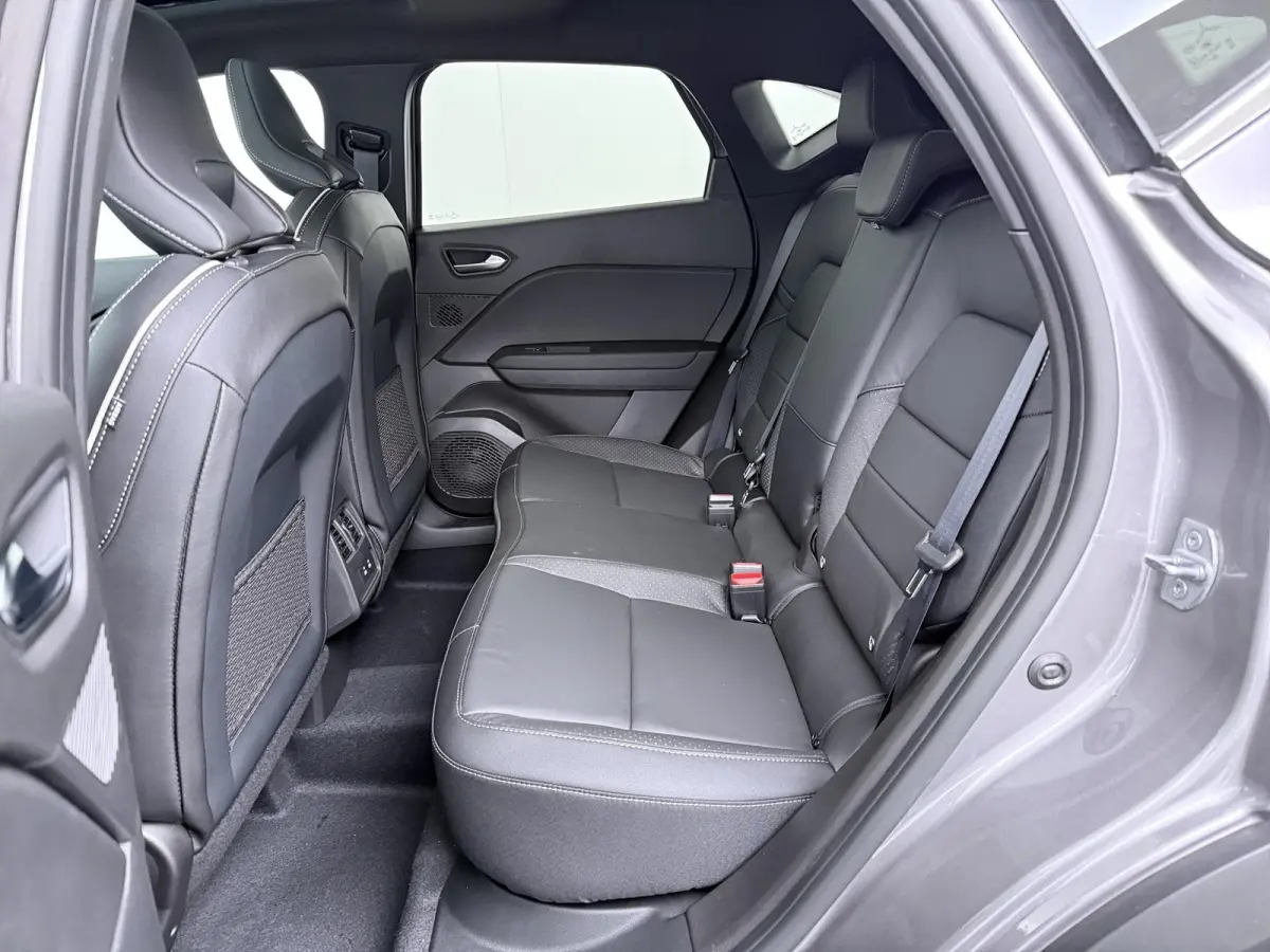 1.8 HEV AT Instyle | € 2.000 Korting! | 360º Camera | Adaptive Cruise Control | Bekleding Leder | Climate Control | Elektrische Stoel | Google Navigatie | Panoramadak | Stoel- en Stuurver