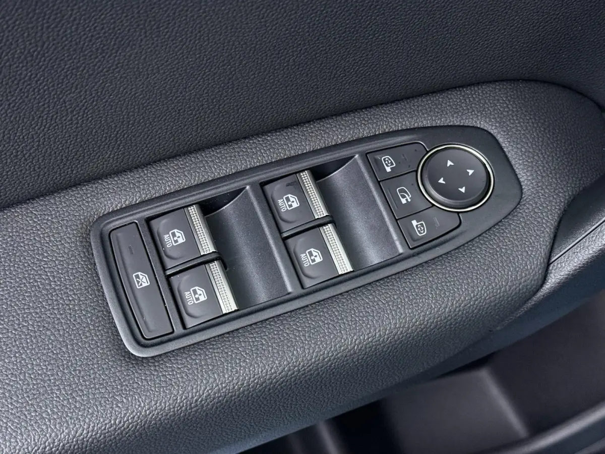 1.8 HEV AT Instyle | € 2.000 Korting! | 360º Camera | Adaptive Cruise Control | Bekleding Leder | Climate Control | Elektrische Stoel | Google Navigatie | Panoramadak | Stoel- en Stuurver