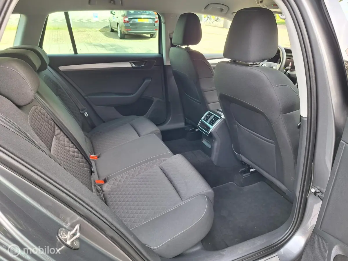 1.5 TSI ACT BUSINESS EDITION AUTOMAAT • Trekhaak •