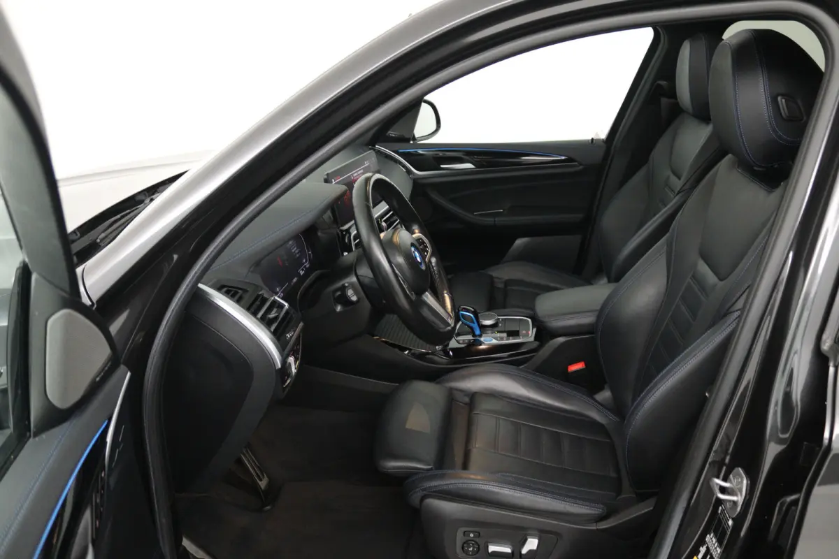 High Executive 80 kWh (SOH 98%, PANORAMADAK, TREKHAAK, CRUISE CONTROL ADAPTIEF, CAMERA, STOELVERWARMING)