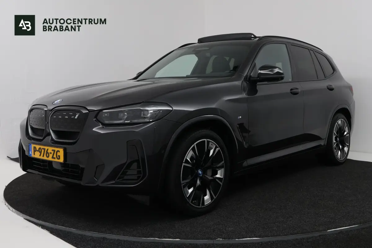 High Executive 80 kWh (SOH 98%, PANORAMADAK, TREKHAAK, CRUISE CONTROL ADAPTIEF, CAMERA, STOELVERWARMING)