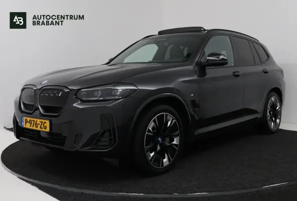 High Executive 80 kWh (SOH 98%, PANORAMADAK, TREKHAAK, CRUISE CONTROL ADAPTIEF, CAMERA, STOELVERWARMING)