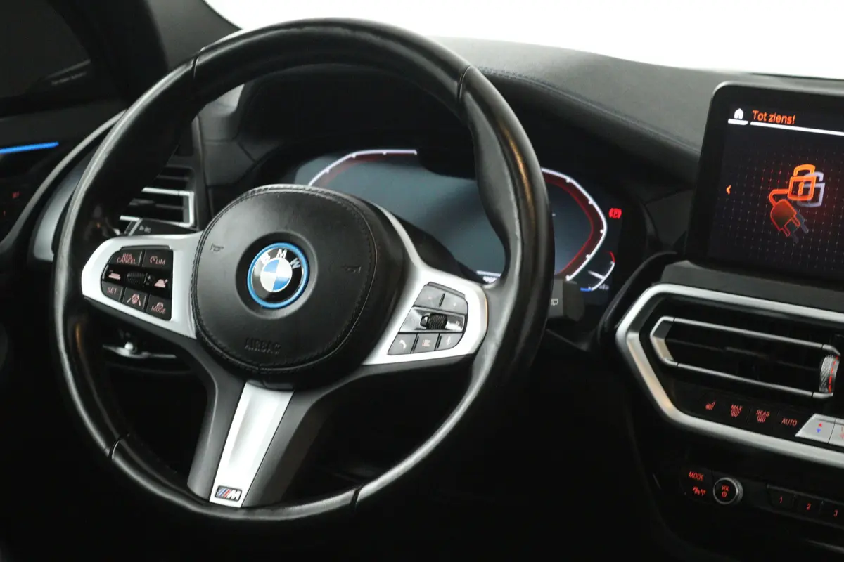 High Executive 80 kWh (SOH 98%, PANORAMADAK, TREKHAAK, CRUISE CONTROL ADAPTIEF, CAMERA, STOELVERWARMING)