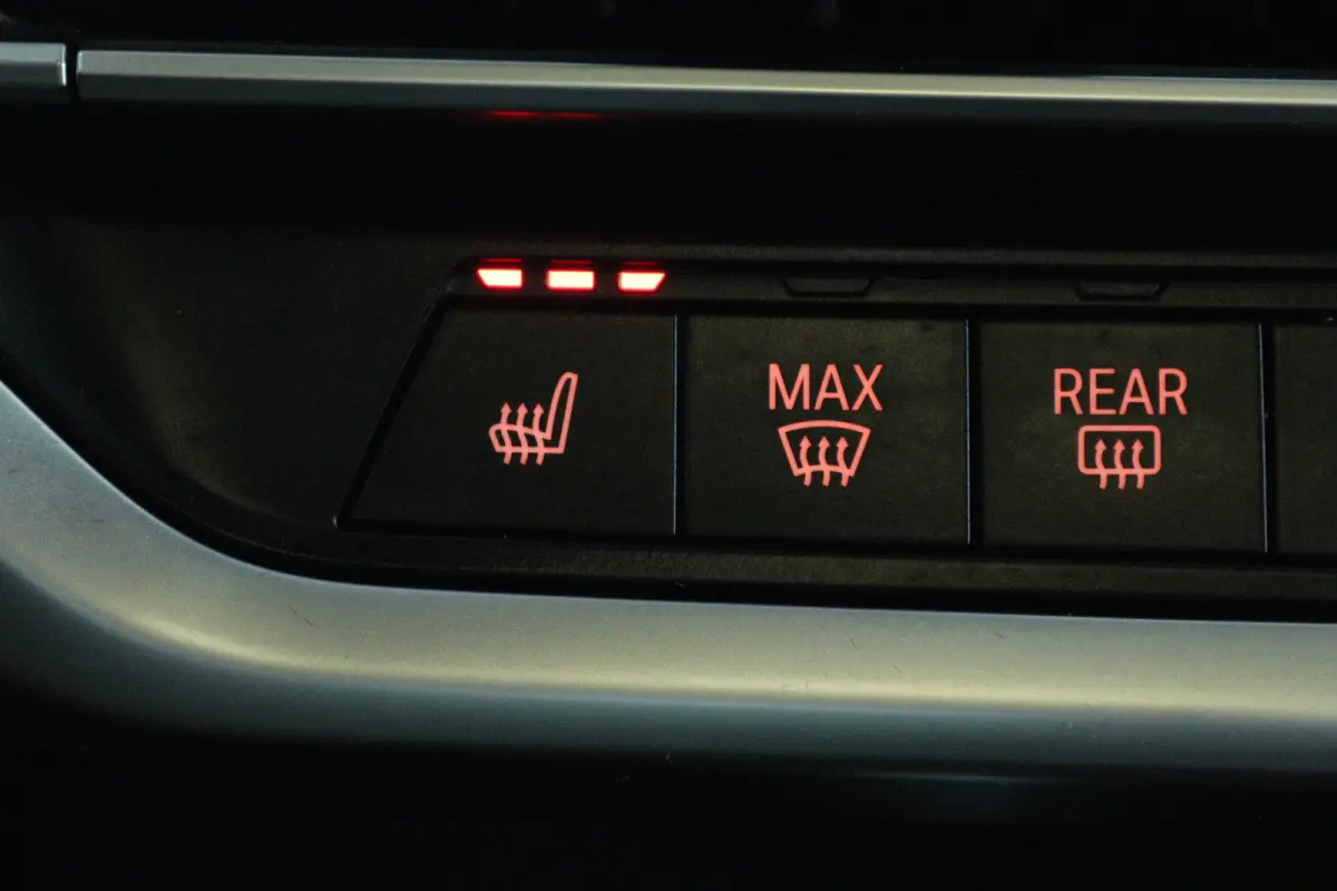 High Executive 80 kWh (SOH 98%, PANORAMADAK, TREKHAAK, CRUISE CONTROL ADAPTIEF, CAMERA, STOELVERWARMING)