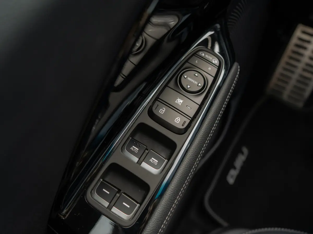 1.6 GDi Hybrid ExecutiveLine Dealeronderhouden |  | Stoelverwarming + koeling| JBL| LED | Elektrische stoel + geheugen
