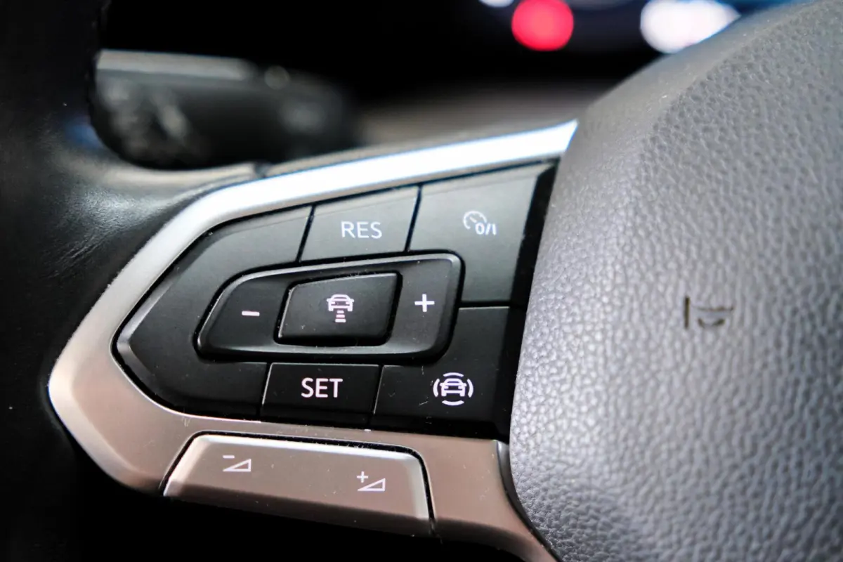 1.0 TSI Life | Carplay | ACC | Sensor V+A