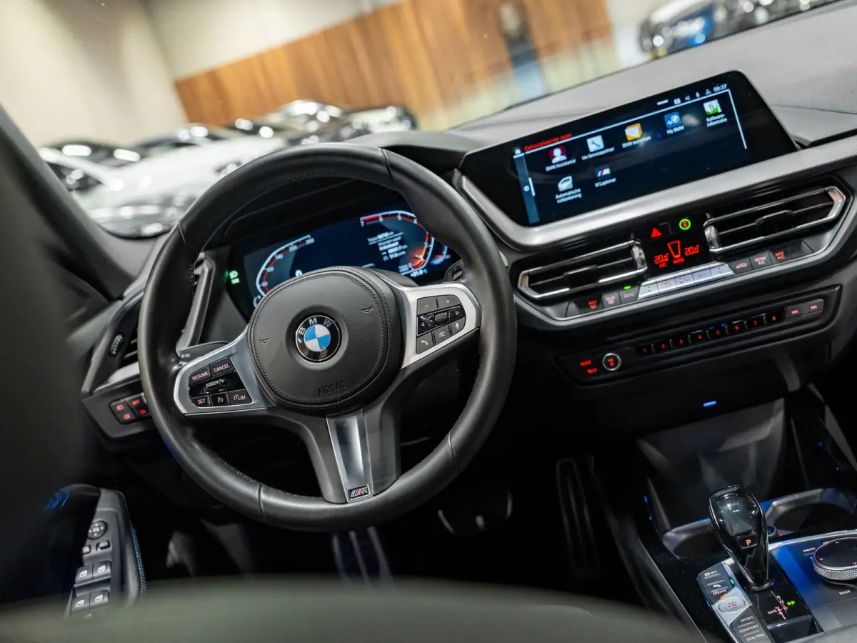 218i M-Sport Executive Edition, Digi Dash, Apple Carplay, Android Auto, Navi, Ambiënte Light, Cam, Clima