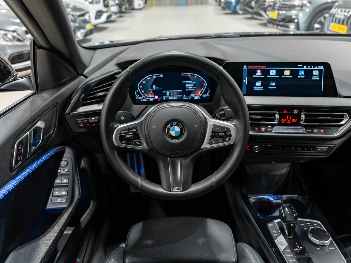 218i M-Sport Executive Edition, Digi Dash, Apple Carplay, Android Auto, Navi, Ambiënte Light, Cam, Clima
