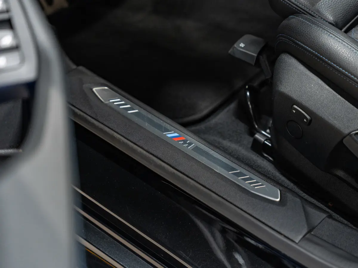 218i M-Sport Executive Edition, Digi Dash, Apple Carplay, Android Auto, Navi, Ambiënte Light, Cam, Clima