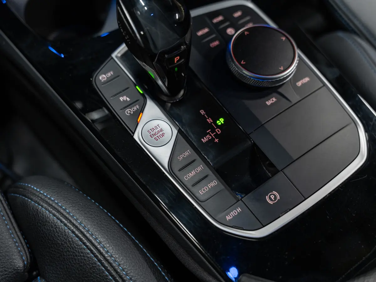 218i M-Sport Executive Edition, Digi Dash, Apple Carplay, Android Auto, Navi, Ambiënte Light, Cam, Clima