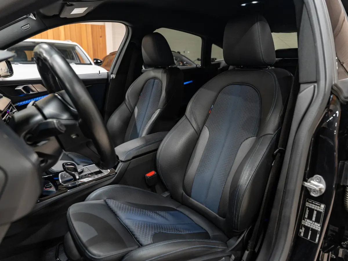 218i M-Sport Executive Edition, Digi Dash, Apple Carplay, Android Auto, Navi, Ambiënte Light, Cam, Clima