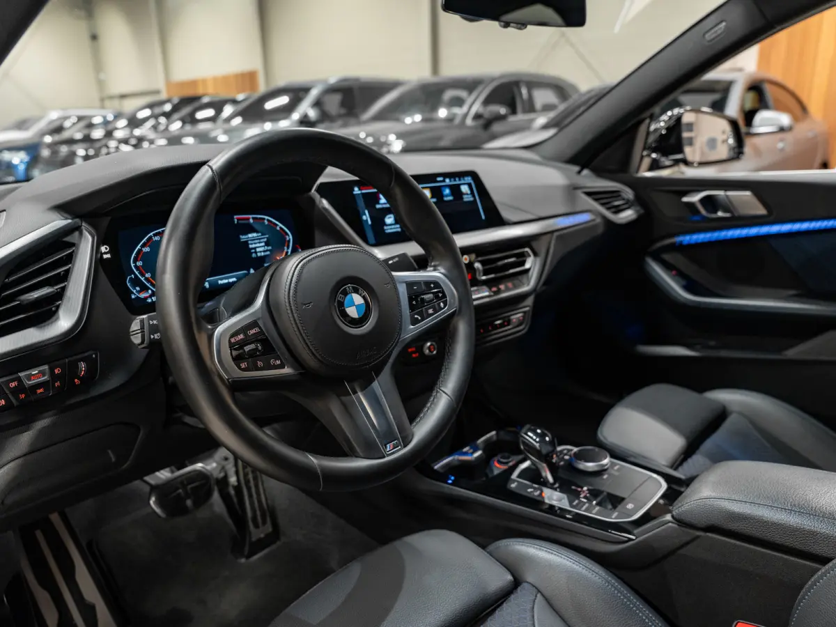 218i M-Sport Executive Edition, Digi Dash, Apple Carplay, Android Auto, Navi, Ambiënte Light, Cam, Clima