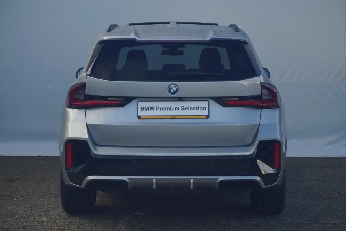xDrive30 M Sport Pro | Trekhaak | Schuif-kanteldak | Harman Kardon | Head-up | Rondomzicht camera | Elektrische stoelen + geheugen | Dodehoek detectie