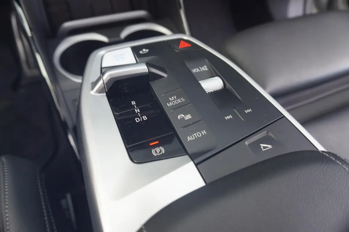 xDrive30 M Sport Pro | Trekhaak | Schuif-kanteldak | Harman Kardon | Head-up | Rondomzicht camera | Elektrische stoelen + geheugen | Dodehoek detectie