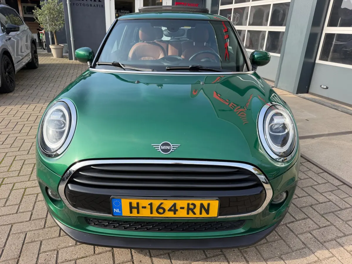 1.5 Cooper Chili / Pano / Sportleder / Cruise / Navi .