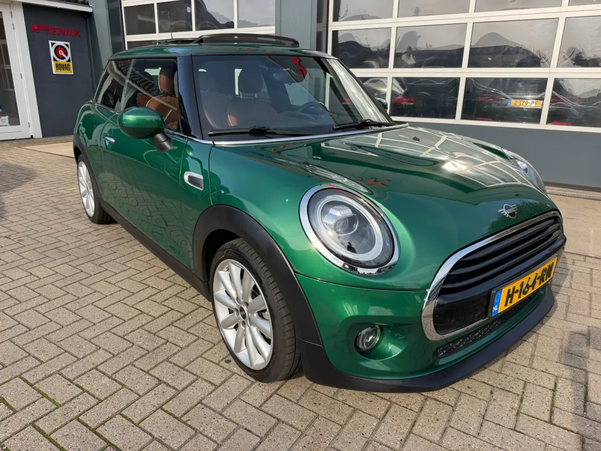 1.5 Cooper Chili / Pano / Sportleder / Cruise / Navi .