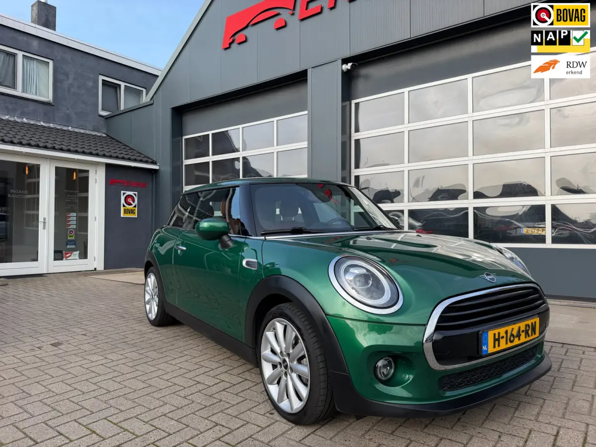 1.5 Cooper Chili / Pano / Sportleder / Cruise / Navi .