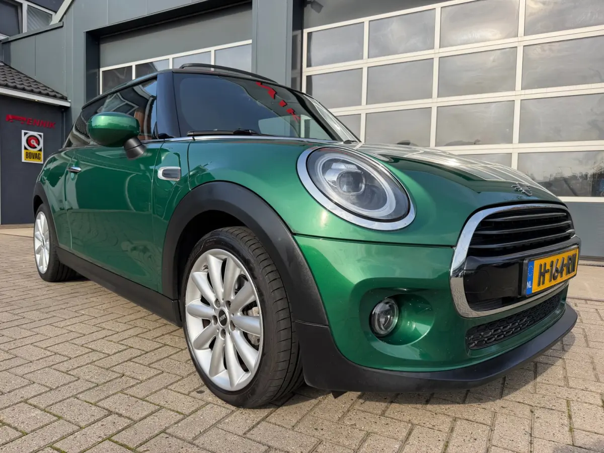 1.5 Cooper Chili / Pano / Sportleder / Cruise / Navi .