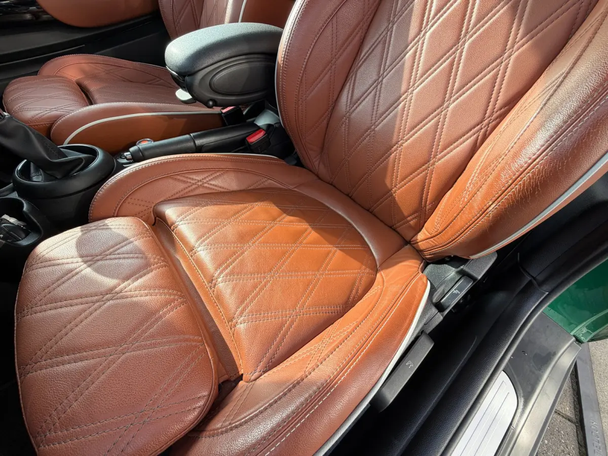 1.5 Cooper Chili / Pano / Sportleder / Cruise / Navi .