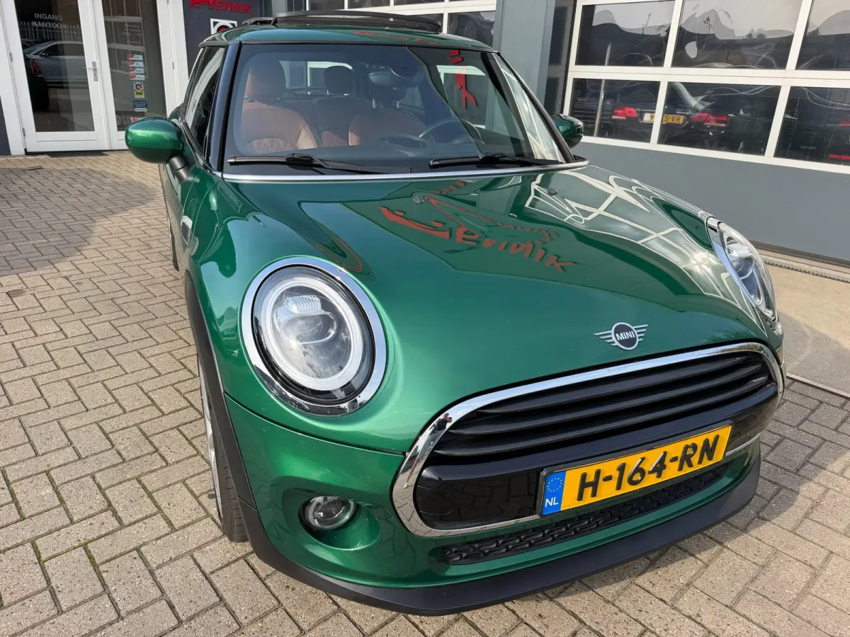 1.5 Cooper Chili / Pano / Sportleder / Cruise / Navi .