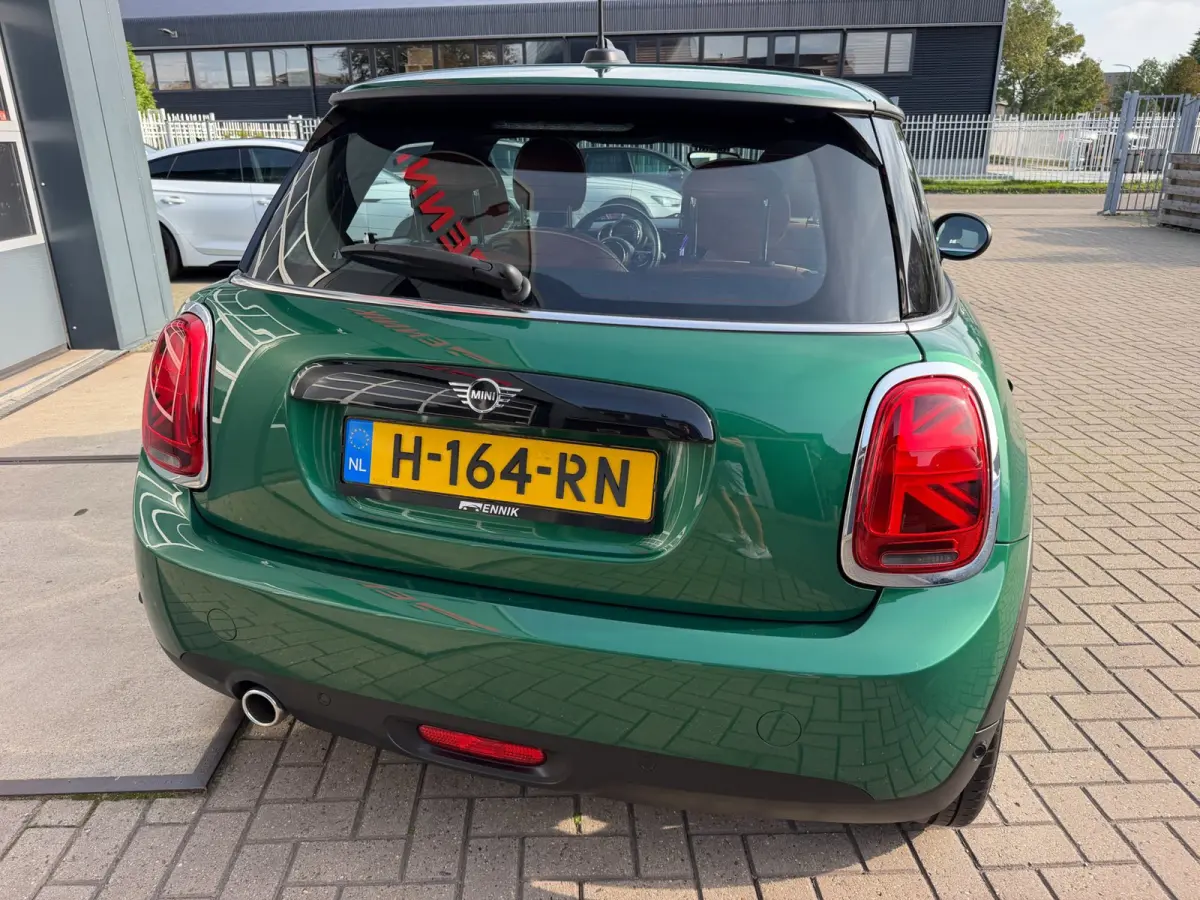 1.5 Cooper Chili / Pano / Sportleder / Cruise / Navi .