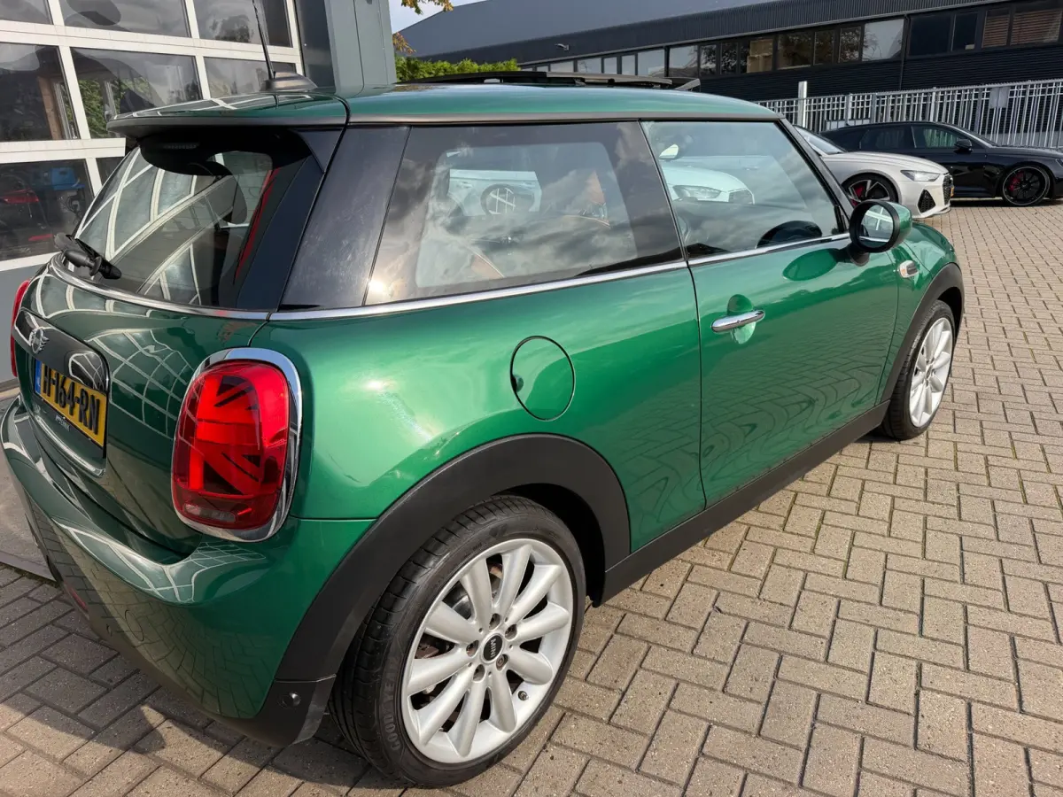 1.5 Cooper Chili / Pano / Sportleder / Cruise / Navi .