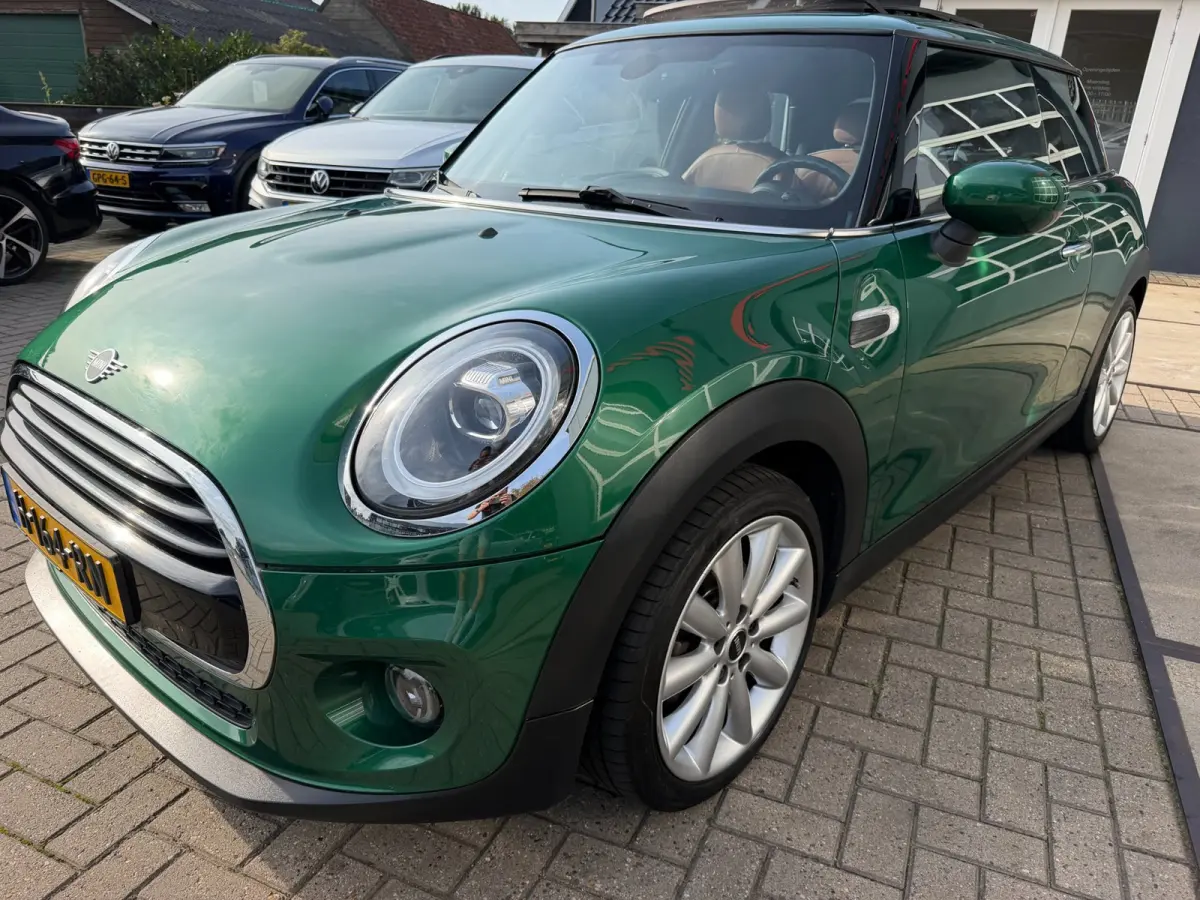 1.5 Cooper Chili / Pano / Sportleder / Cruise / Navi .