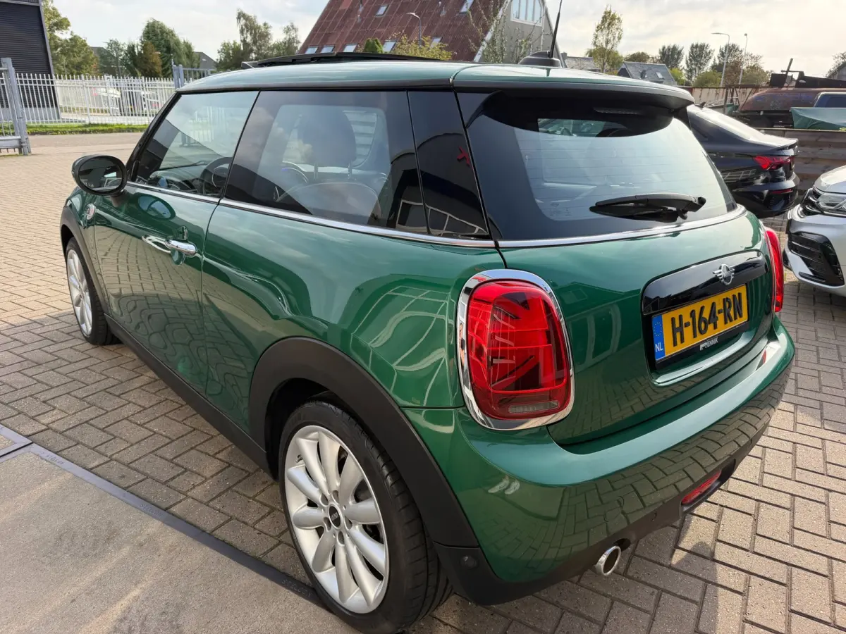 1.5 Cooper Chili / Pano / Sportleder / Cruise / Navi .