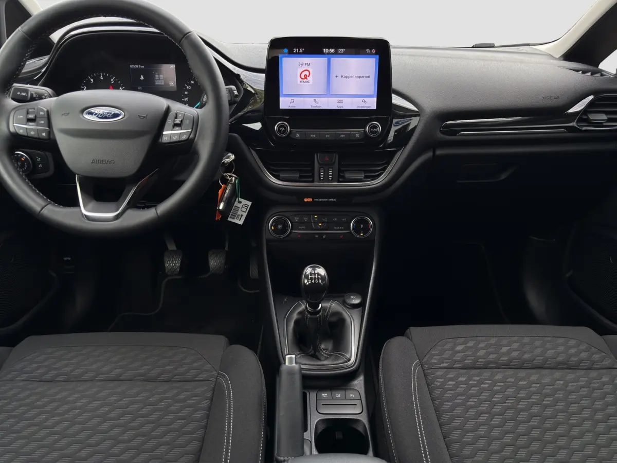 1.0 Hybrid Titanium | Winterpack | Cruise control | CarPlay | Radio |