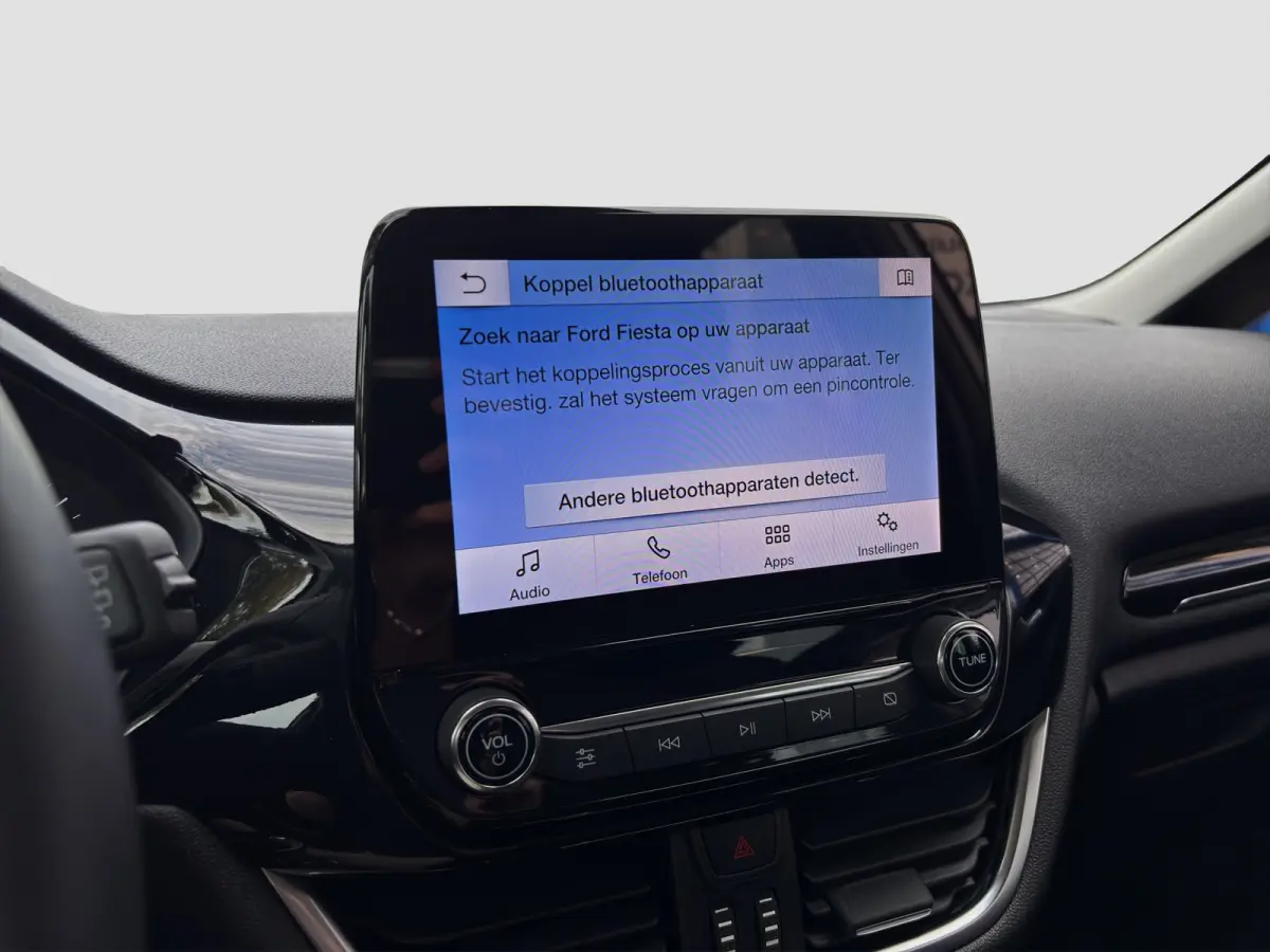 1.0 Hybrid Titanium | Winterpack | Cruise control | CarPlay | Radio |