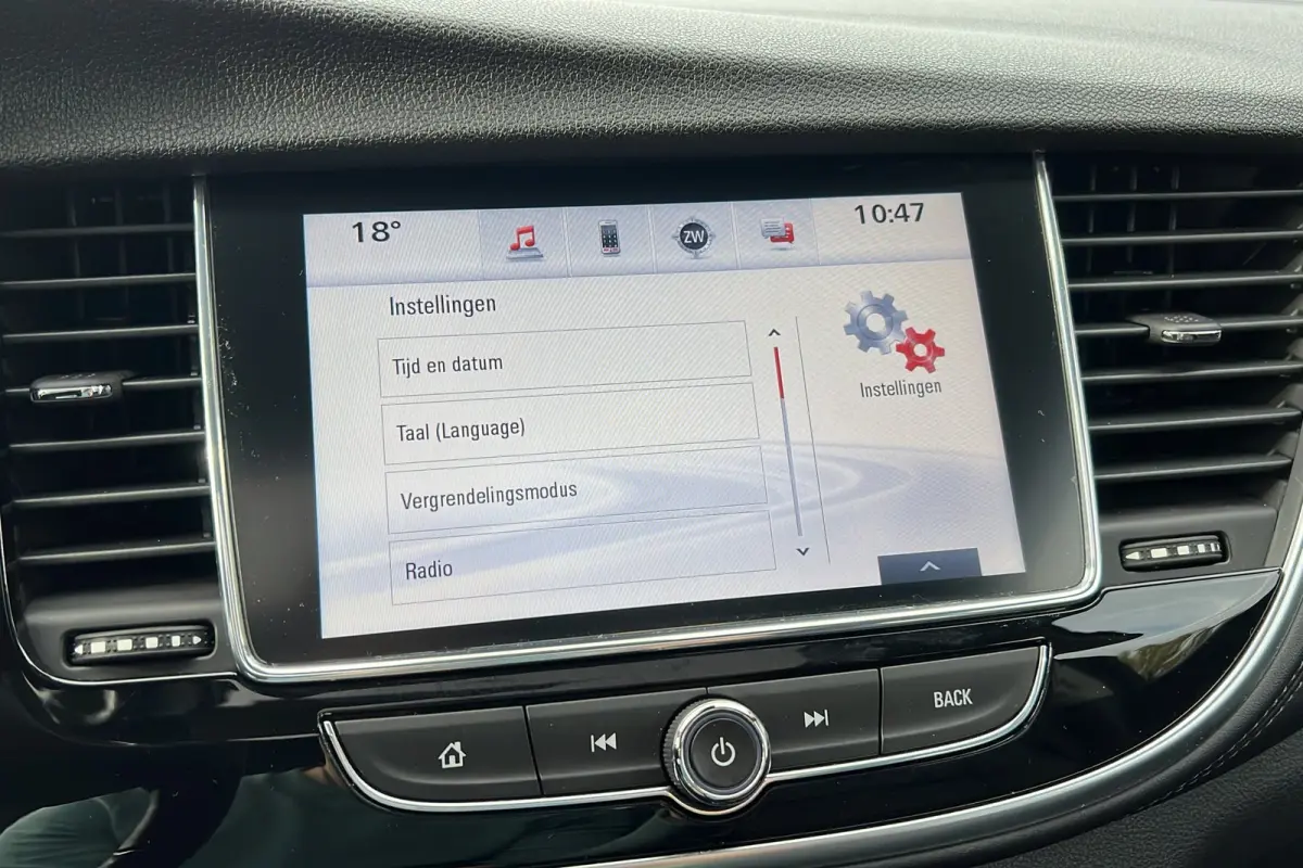 1.4 Turbo Innovation | Stuur- stoelverwarming | Parkeersensoren | DAB+ | Panoramadak | Leer