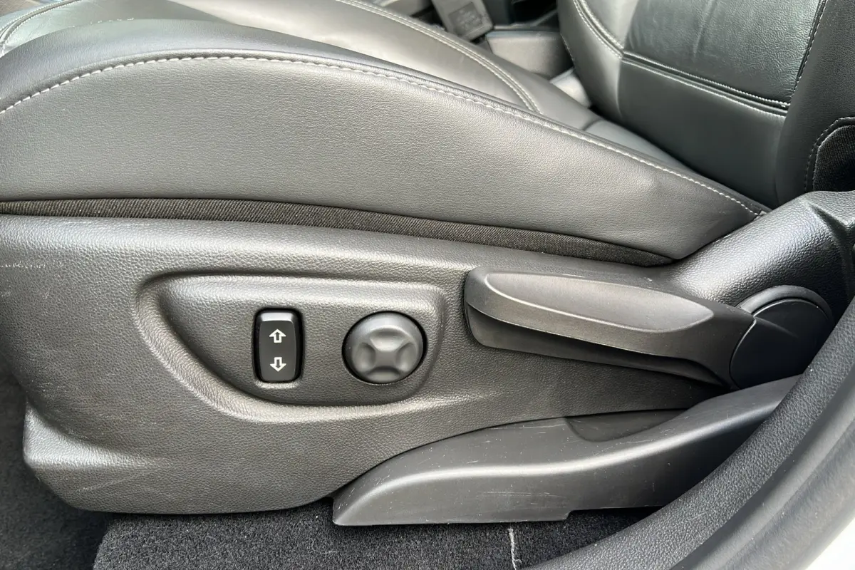 1.4 Turbo Innovation | Stuur- stoelverwarming | Parkeersensoren | DAB+ | Panoramadak | Leer