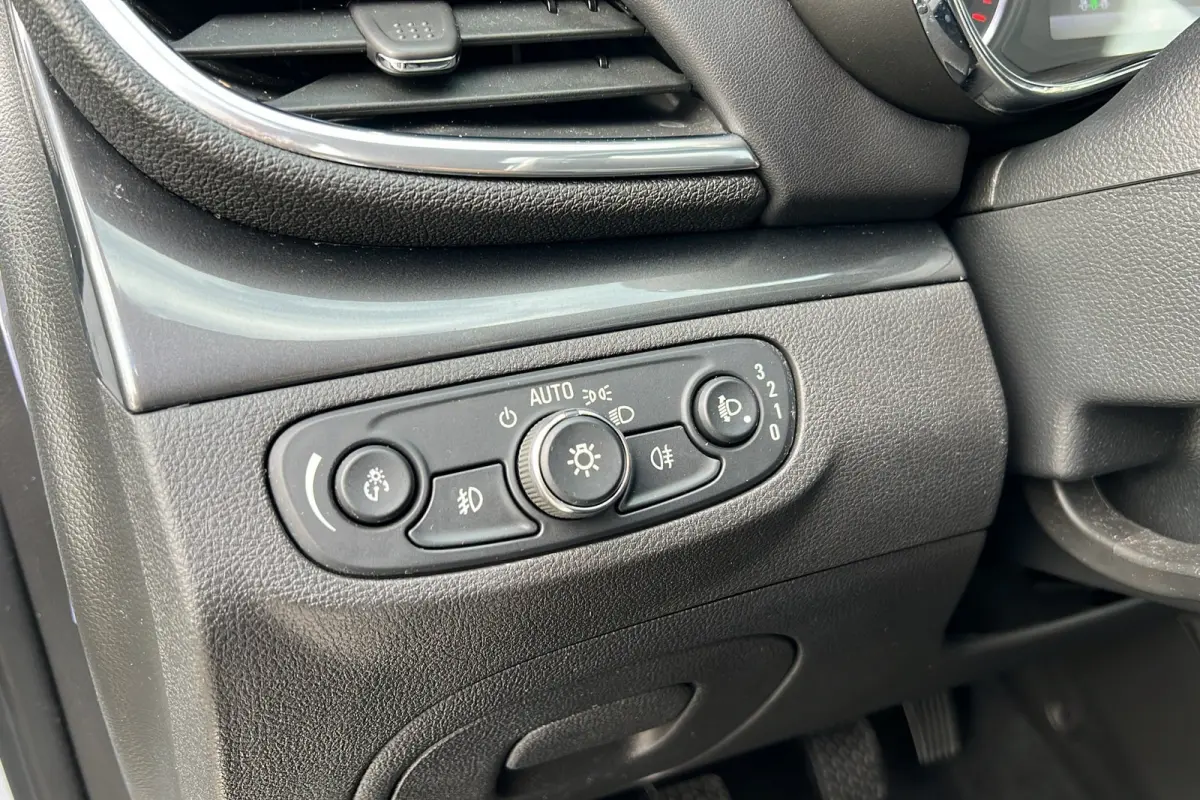 1.4 Turbo Innovation | Stuur- stoelverwarming | Parkeersensoren | DAB+ | Panoramadak | Leer