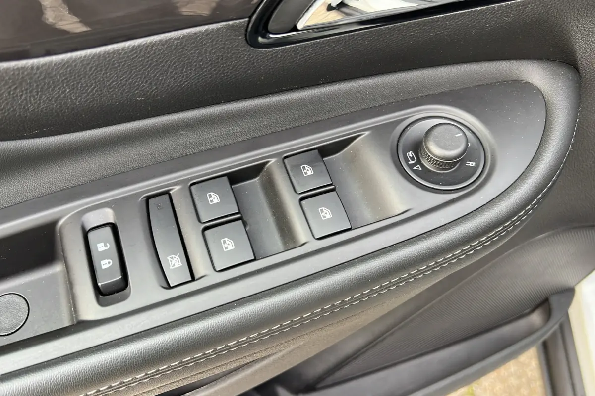 1.4 Turbo Innovation | Stuur- stoelverwarming | Parkeersensoren | DAB+ | Panoramadak | Leer
