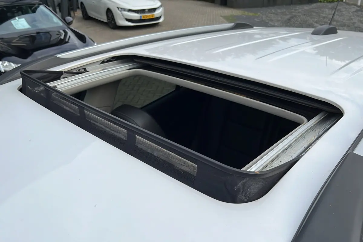 1.4 Turbo Innovation | Stuur- stoelverwarming | Parkeersensoren | DAB+ | Panoramadak | Leer