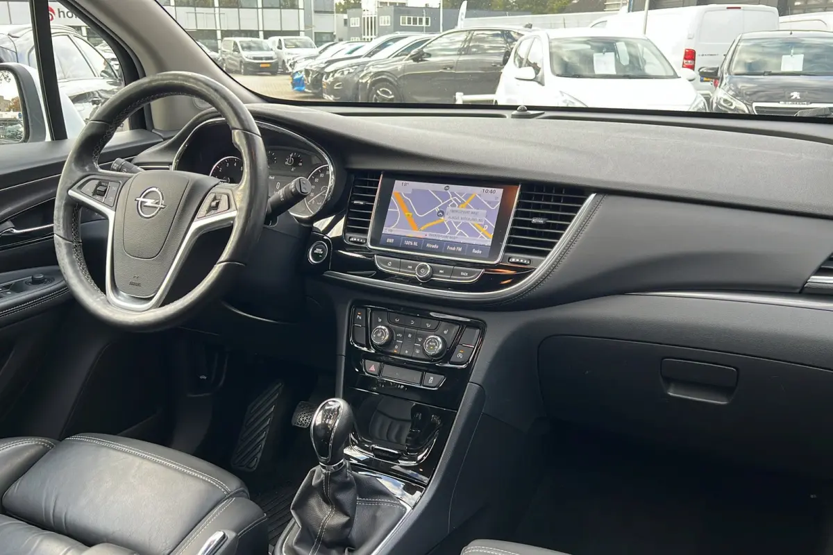 1.4 Turbo Innovation | Stuur- stoelverwarming | Parkeersensoren | DAB+ | Panoramadak | Leer