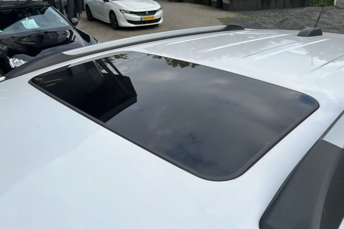1.4 Turbo Innovation | Stuur- stoelverwarming | Parkeersensoren | DAB+ | Panoramadak | Leer