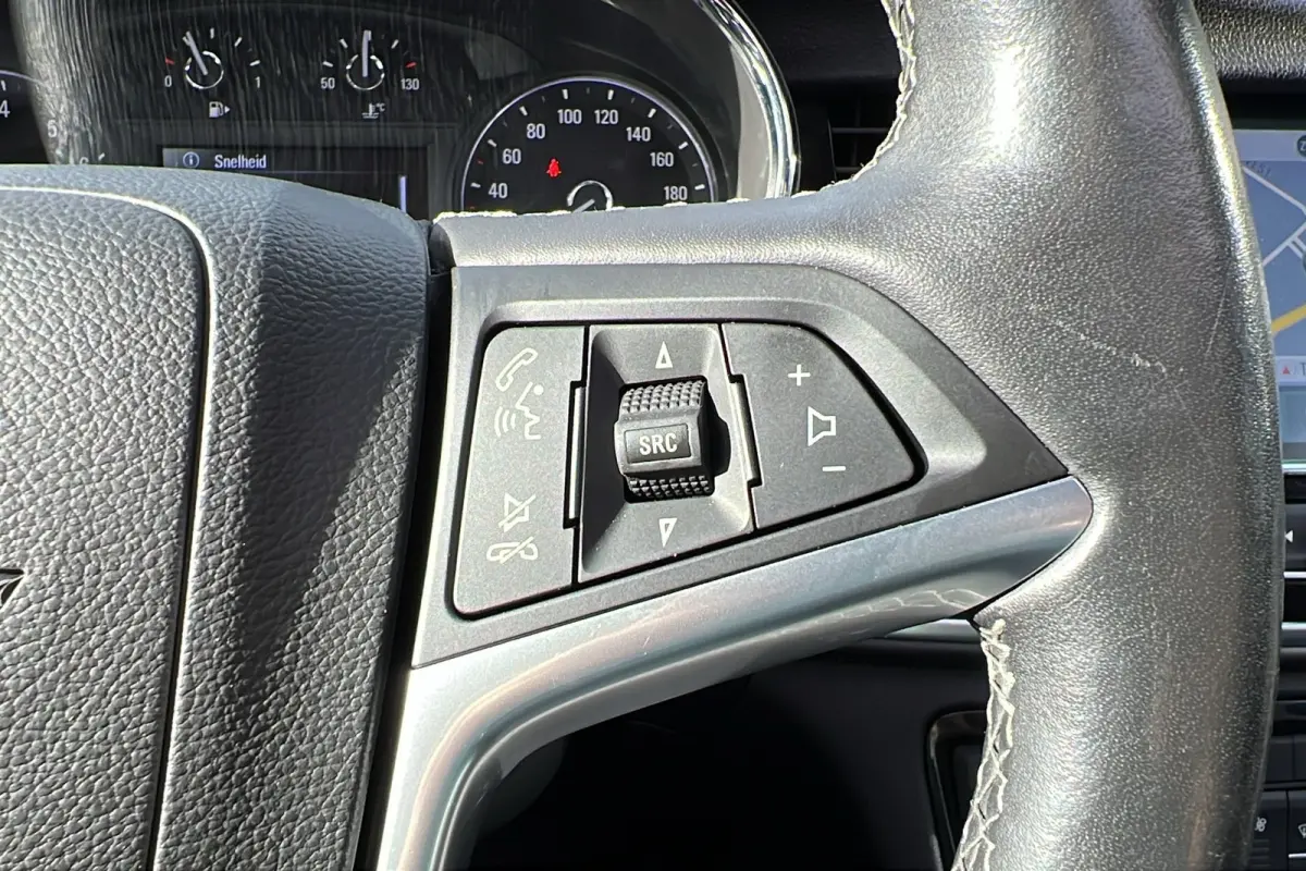 1.4 Turbo Innovation | Stuur- stoelverwarming | Parkeersensoren | DAB+ | Panoramadak | Leer