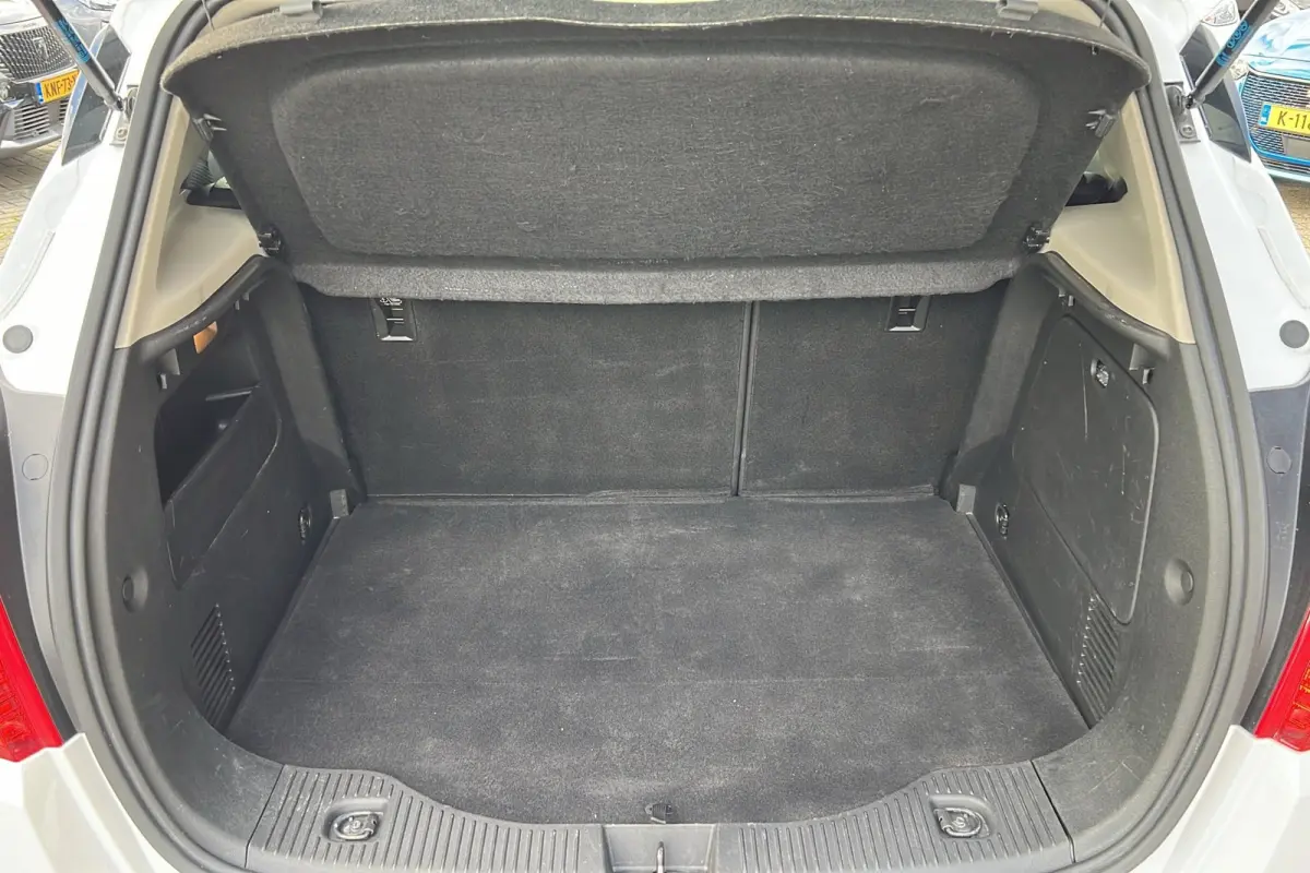 1.4 Turbo Innovation | Stuur- stoelverwarming | Parkeersensoren | DAB+ | Panoramadak | Leer