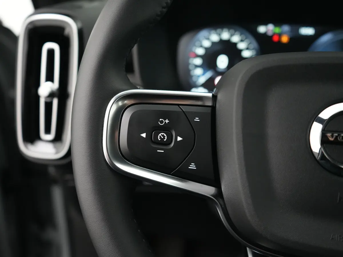 T4 Plus Dark | 360° Camera | Harman/Kardon | Adaptive Cruise | Trekhaak | Elek. Stoel | Keyless Entry