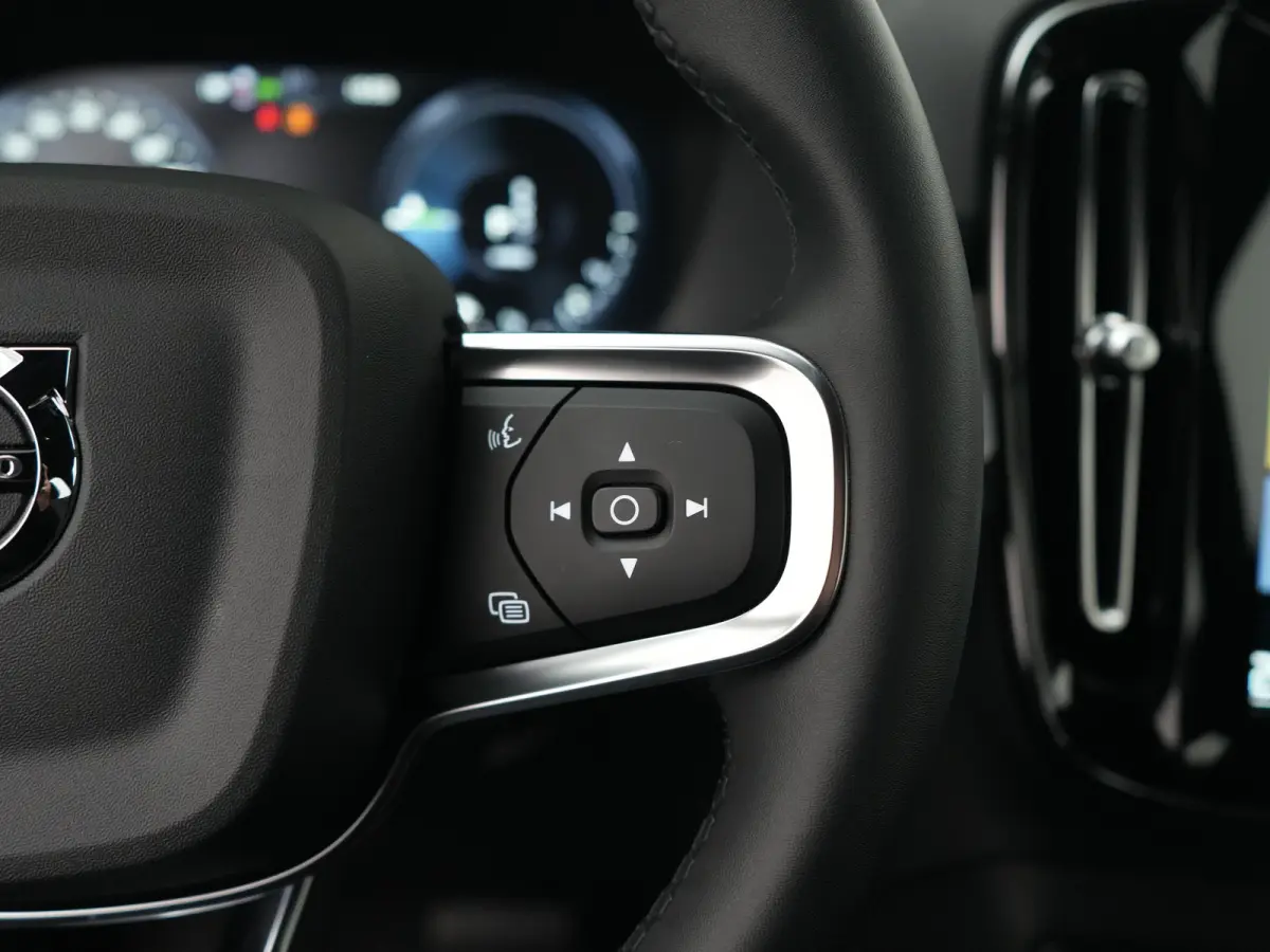 T4 Plus Dark | 360° Camera | Harman/Kardon | Adaptive Cruise | Trekhaak | Elek. Stoel | Keyless Entry