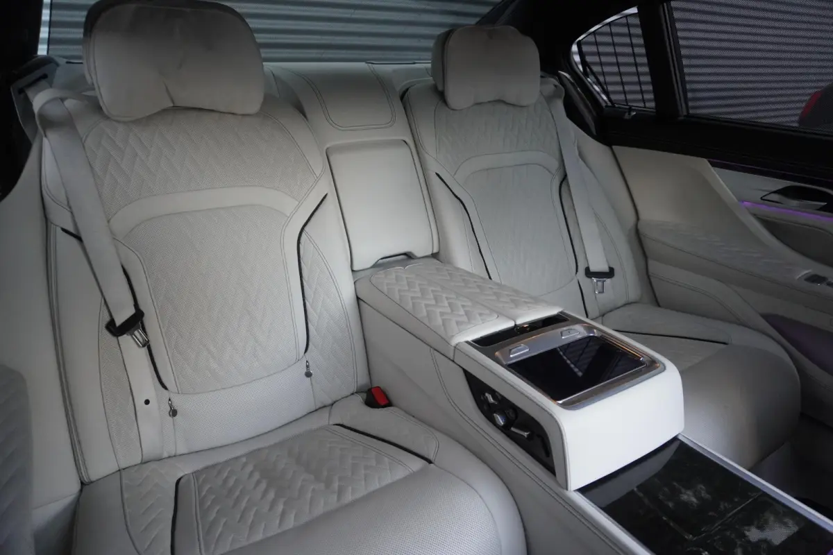745Le xDrive | 2 Jaar garantie | M Sportpakket | Glazen panoramadak Sky Lounge | SoH 85% | Executive Lounge Seating | Driving Assistant Professional | Bowers & Wilkins Diamond Surround Sound