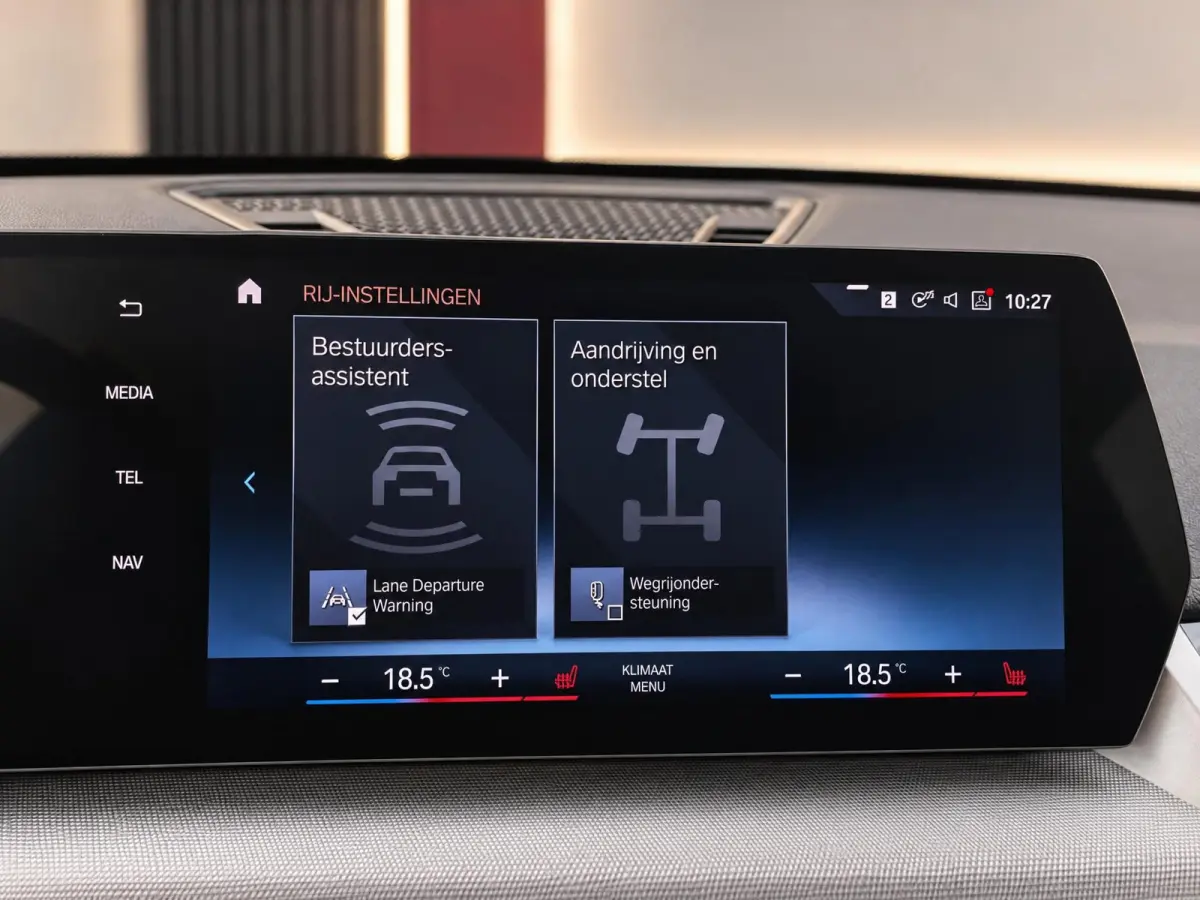 SDrive18i 136PK Aut. | Camera | Carplay | 19" M-Sport | Dealer Ond.