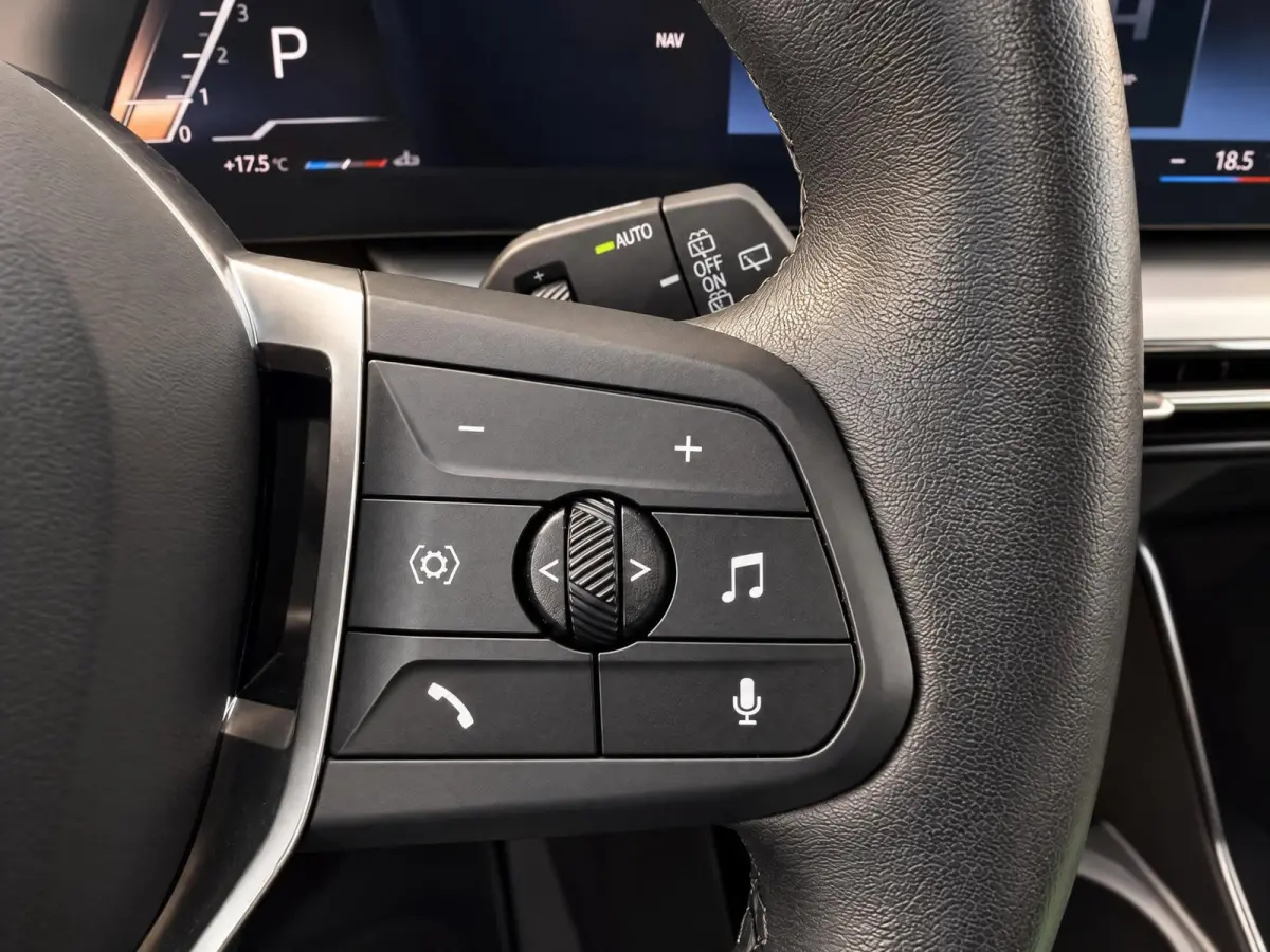 SDrive18i 136PK Aut. | Camera | Carplay | 19" M-Sport | Dealer Ond.