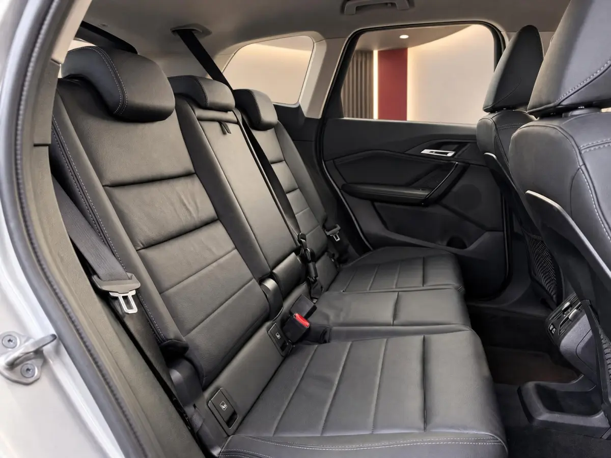 SDrive18i 136PK Aut. | Camera | Carplay | 19" M-Sport | Dealer Ond.